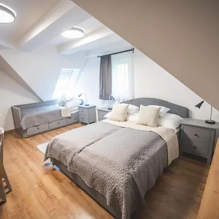 Vitorlas Vendeghaz Apartment