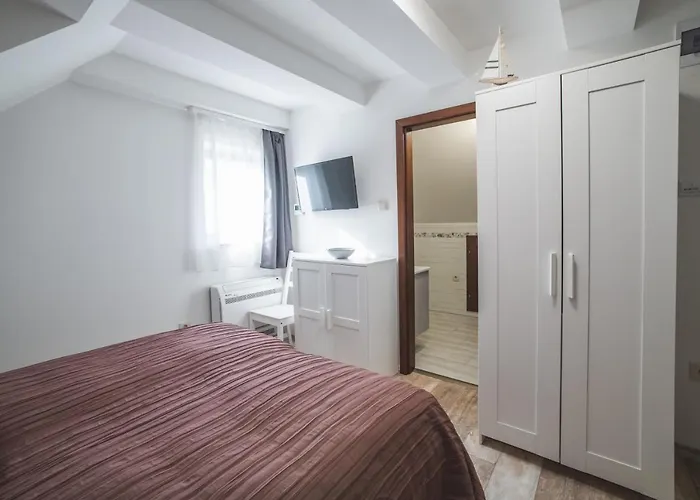 Vitorlas Vendeghaz רבפולופ