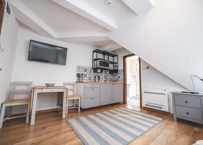 Vitorlas Vendeghaz * רבפולופ