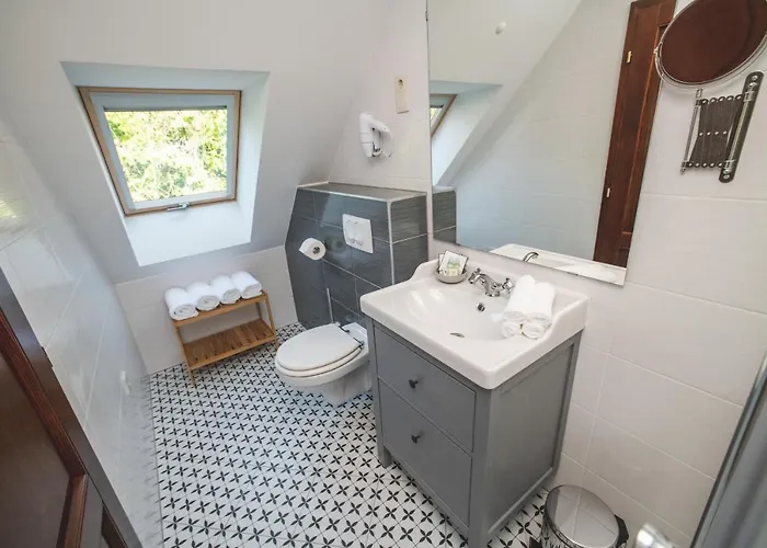 Vitorlas Vendeghaz * רבפולופ