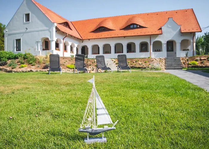 Vitorlas Vendeghaz דירה *