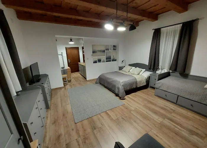 Vitorlas Vendeghaz * רבפולופ