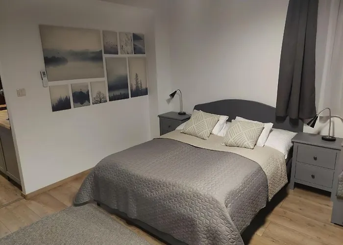 Vitorlas Vendeghaz * רבפולופ